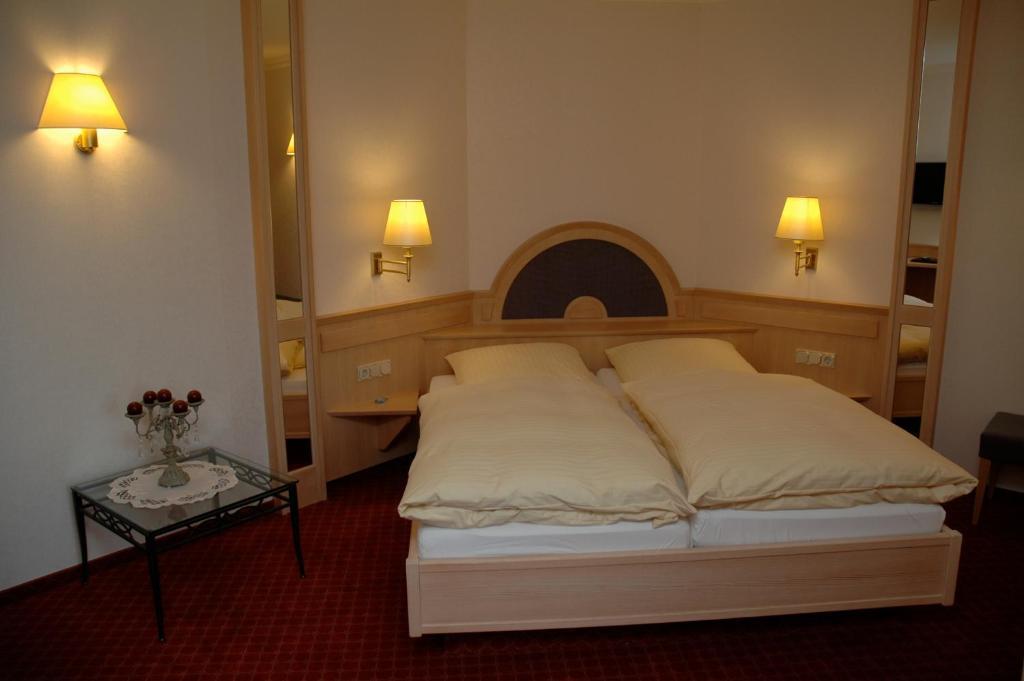 Hotel Pfaffenhofen Schwabenheim an der Selz Zimmer foto